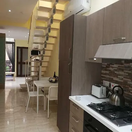 Sliema Duplex 1 Bedroom Apartment - Sleeps 4 Extérieur photo