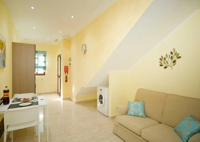 Sliema Duplex 1 Bedroom Apartment - Sleeps 4
